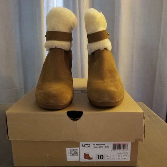 Shoes - Picture 4 of 4